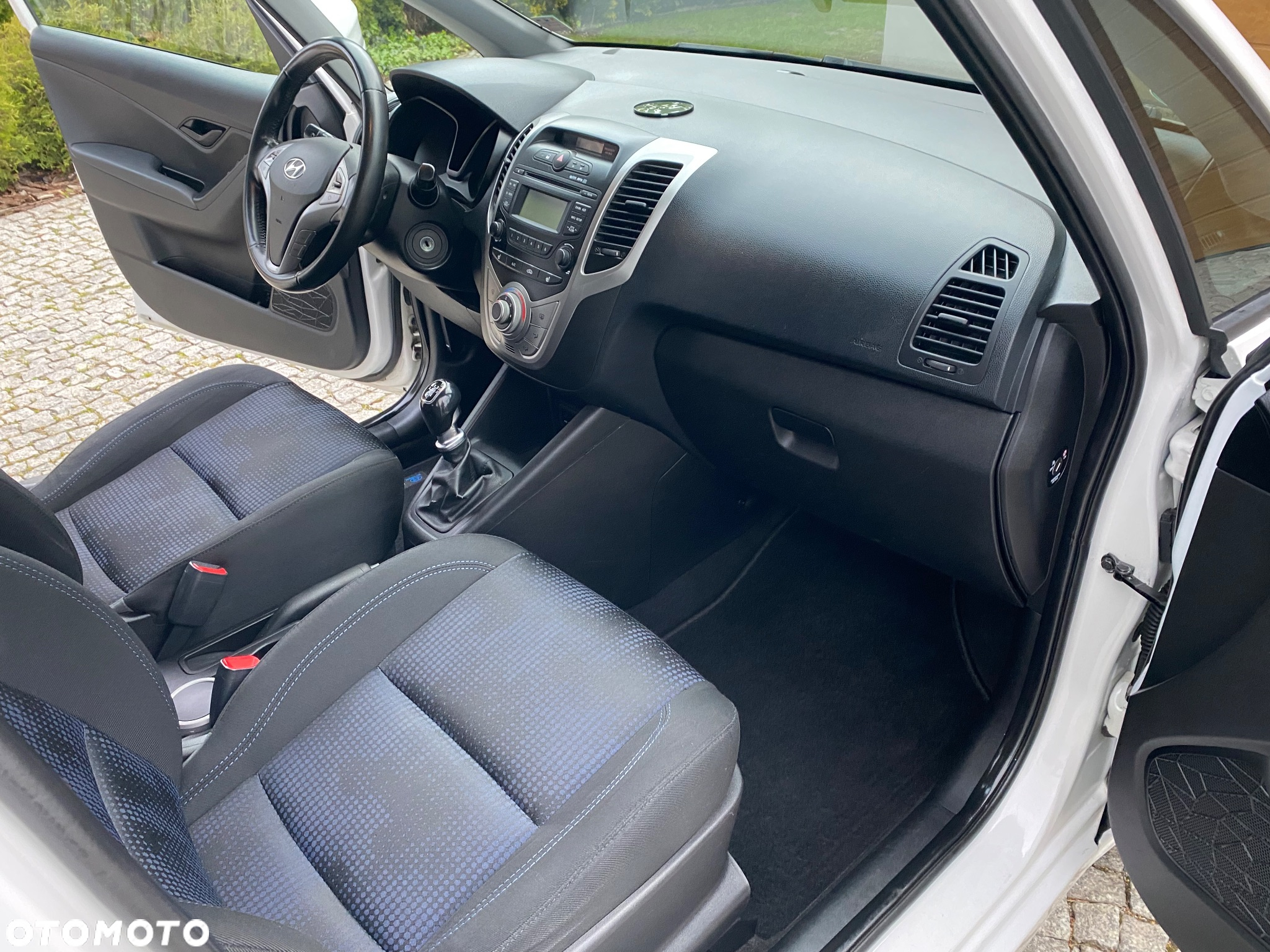 Hyundai ix20 1.4 Premium - 24