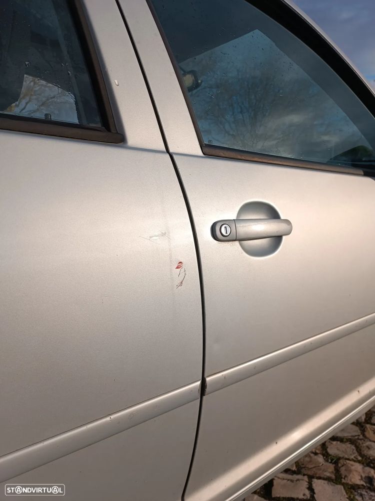 VW Bora 1.9 TDi Highline - 19