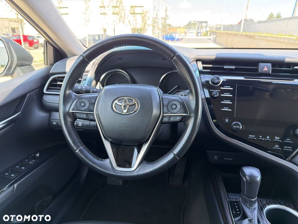 Toyota Camry 2.5 Hybrid Executive CVT - 12