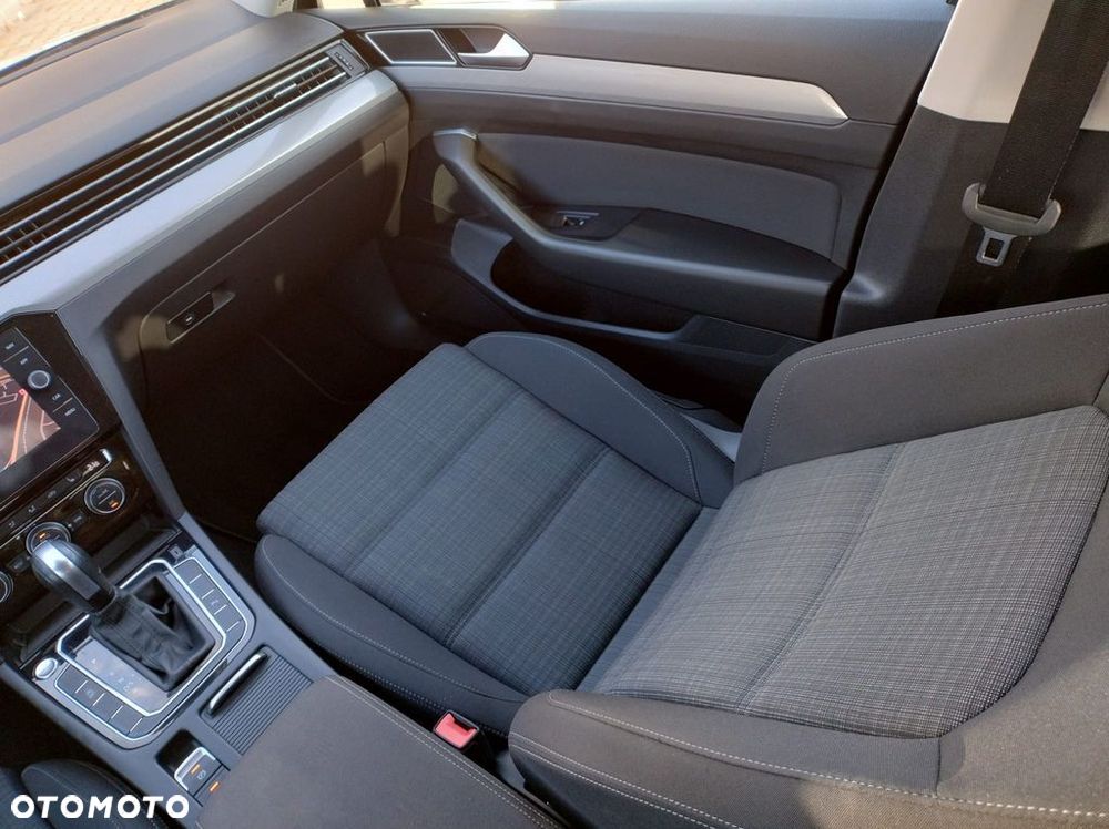 Volkswagen Passat 2.0 TSI Business DSG - 18