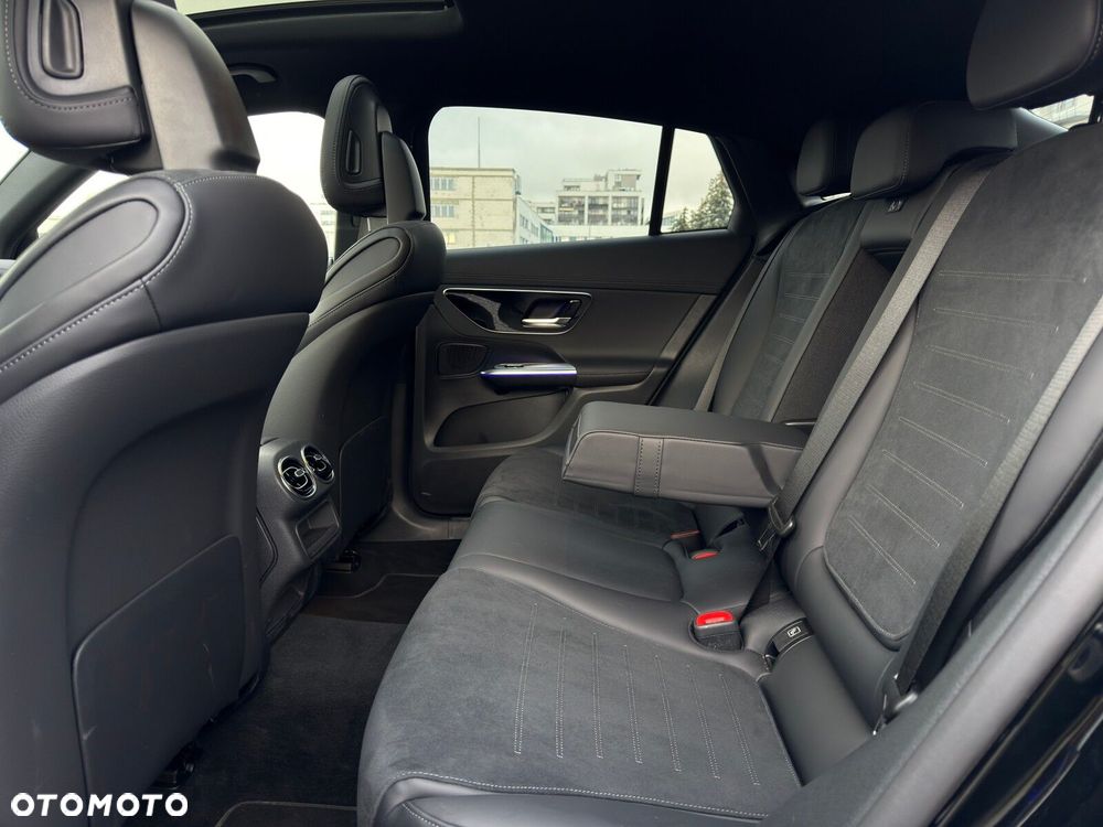 Mercedes-Benz GLC - 27