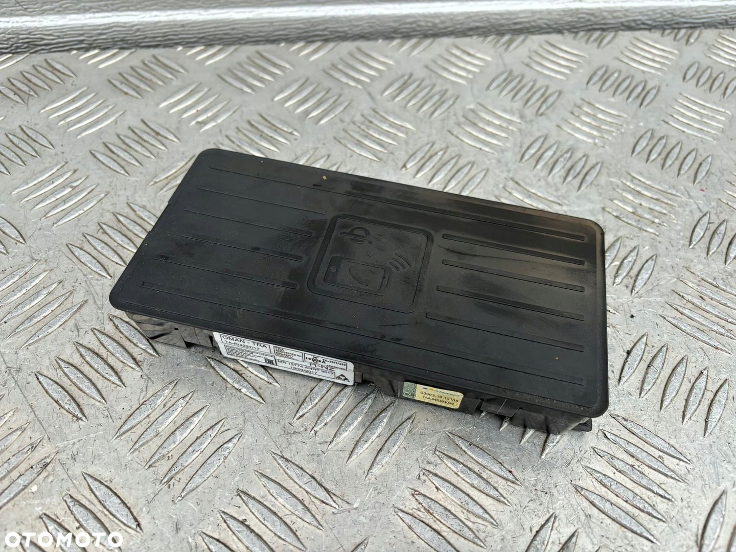 VW TOUAREG III PORT USB ŁADOWARKA INDUKCYJNA 4N0035502B - 1