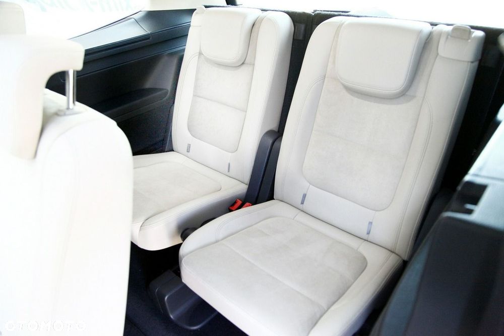 Volkswagen Sharan 2.0 TDI DSG (BlueMotion Technology) Highline - 23