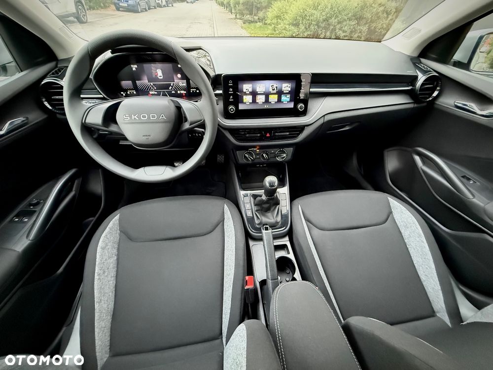 Skoda Fabia 1.0 Essence - 5