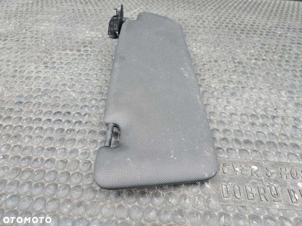 Daszek Słonecznik 8K0857551 8K0857552 Czarne S-Line Oslona Przeciwsloneczna Haczyk Lewa Prawa AUDI A4 B8 - 19