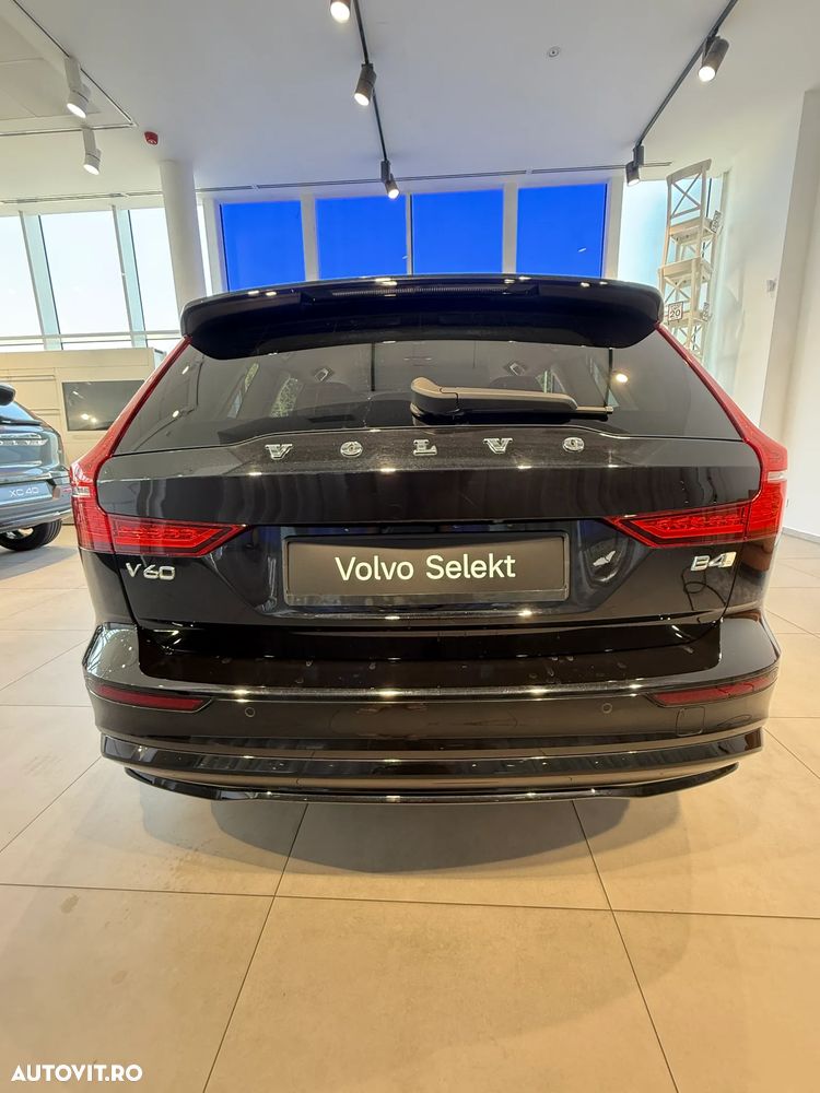 Volvo V60 B4 MHEV AT Plus Dark - 11