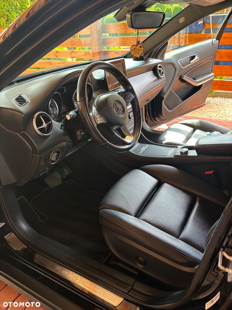Mercedes-Benz GLA 250 7G-DCT Style - 7