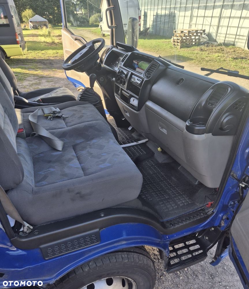 Renault Maxity - 5