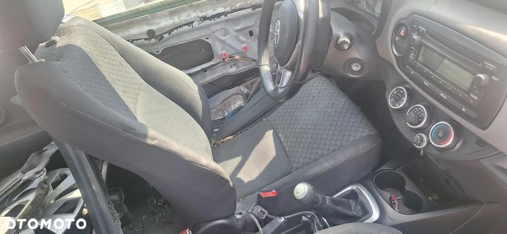 Toyota YARIS III 040 lift 3DRZWI błotnik lewy tył - 9