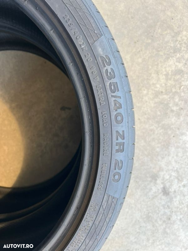 vând 2 anvelope 235/40/20 continental de vară la 6mm - 5