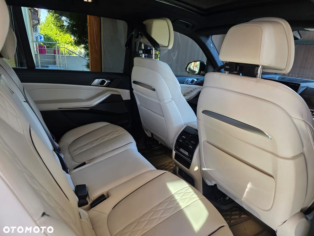 BMW X7 xDrive40d mHEV - 11