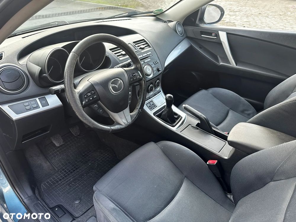 Mazda 3 - 10