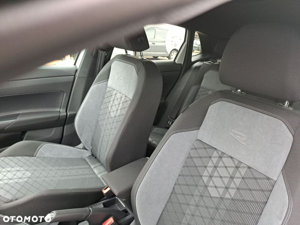 Volkswagen Polo - 12