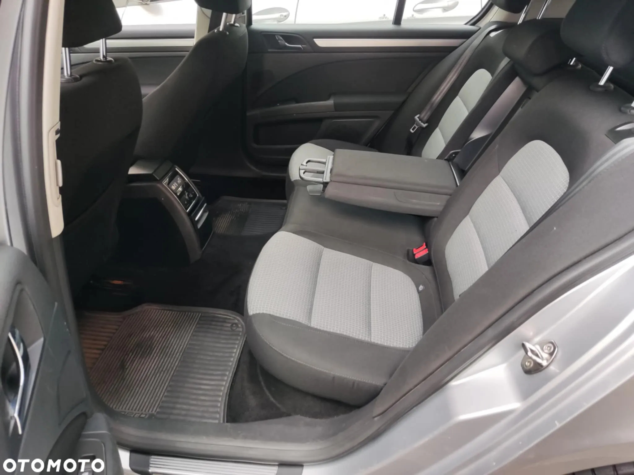 Skoda Superb 1.8 TSI Comfort - 4