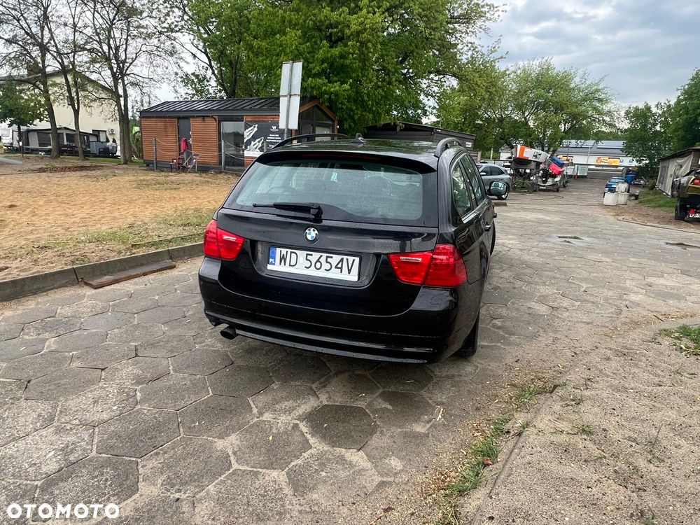 BMW Seria 3 318i - 8
