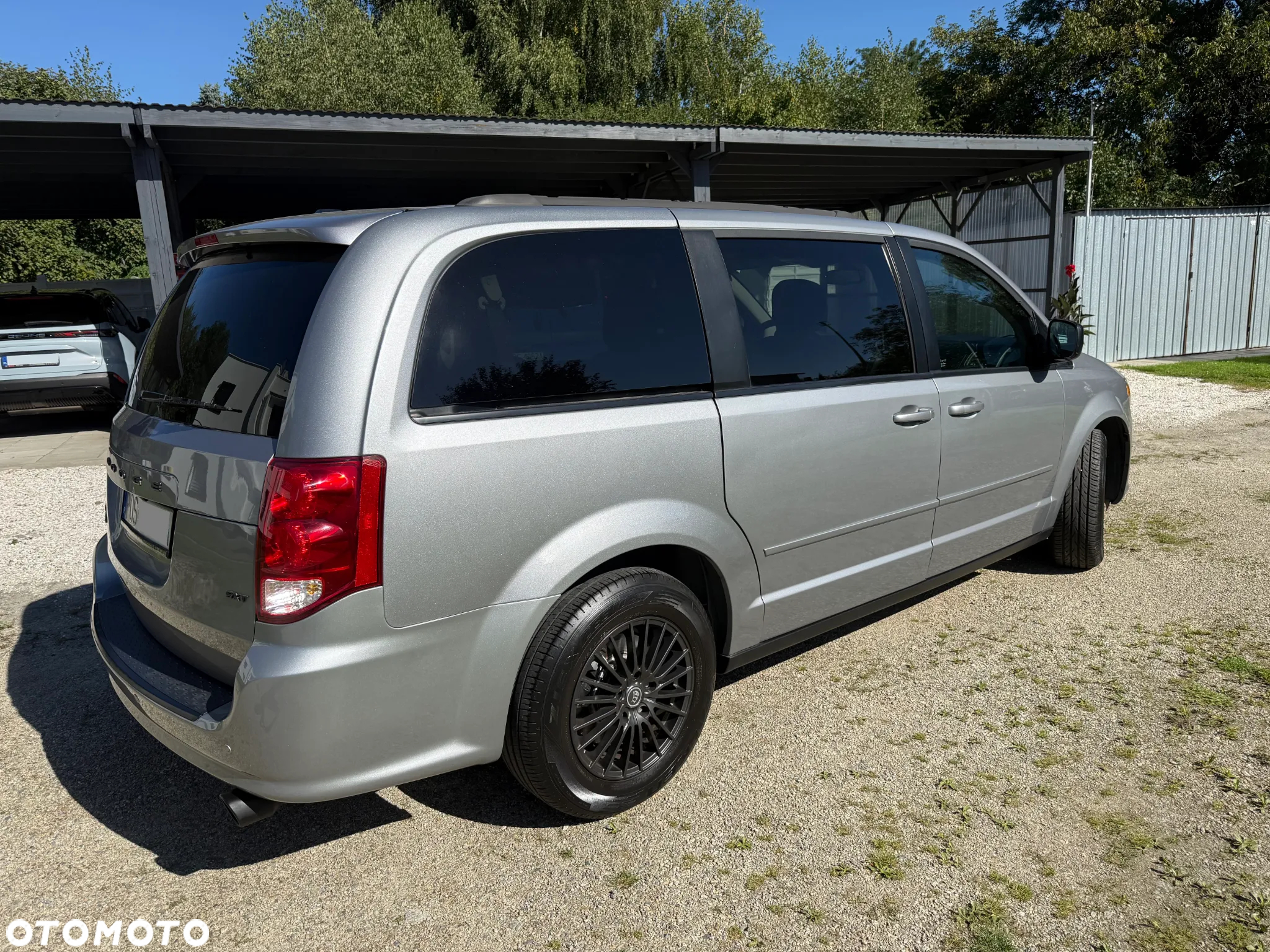 Dodge Grand Caravan - 2