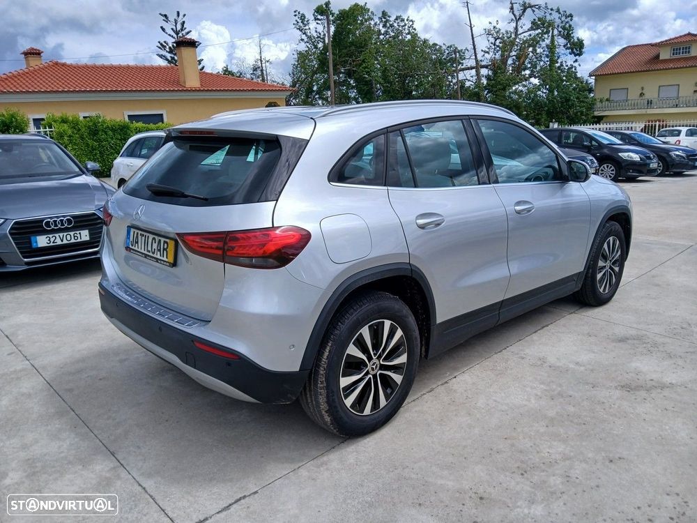 Mercedes-Benz GLA 250 e 8G-DCT - 8