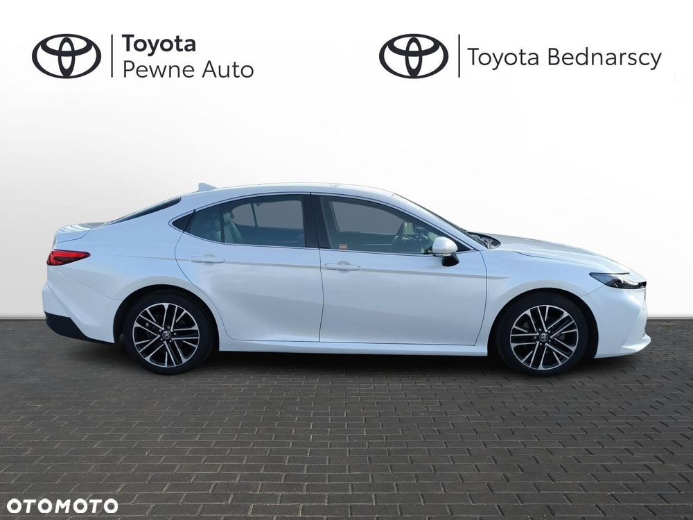 Toyota Camry - 8