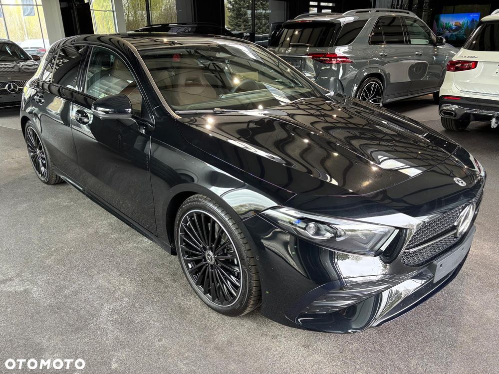 Mercedes-Benz Klasa A 220 4-Matic AMG Line 8G-DCT - 2