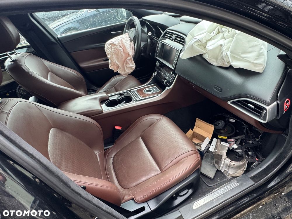 Jaguar XE 20d R-Sport - 5