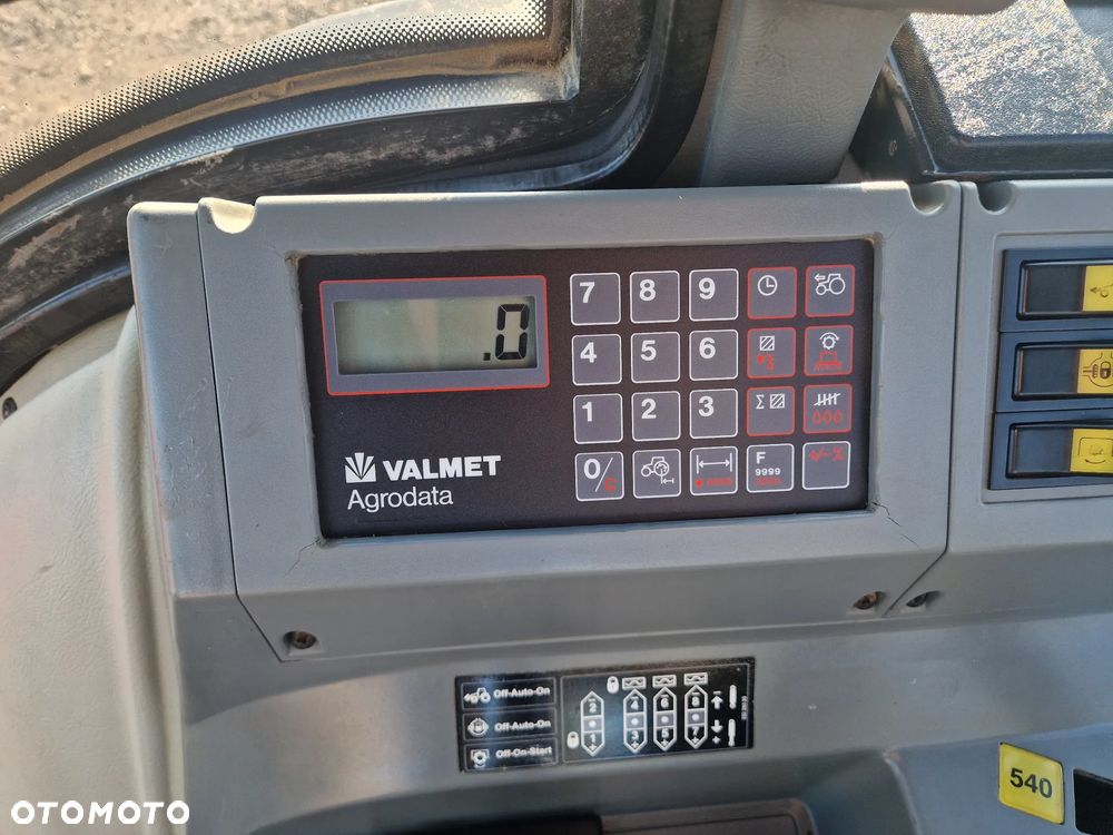 Valtra 6350 HiTech - 13