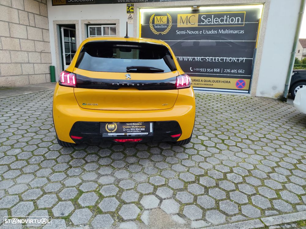 Peugeot e-208 GT - 18
