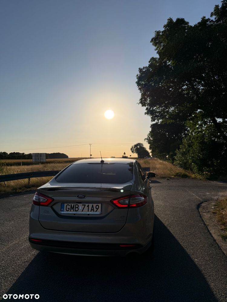 Ford Fusion - 12