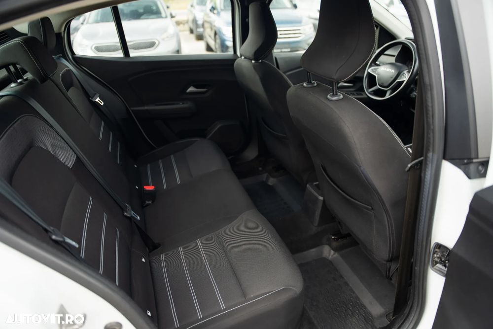 Dacia Logan TCe 90 MT5 Essential - 9