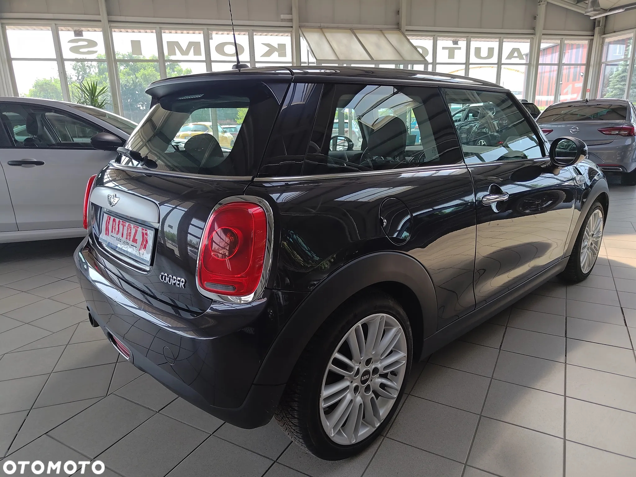 MINI Cooper Standard - 14