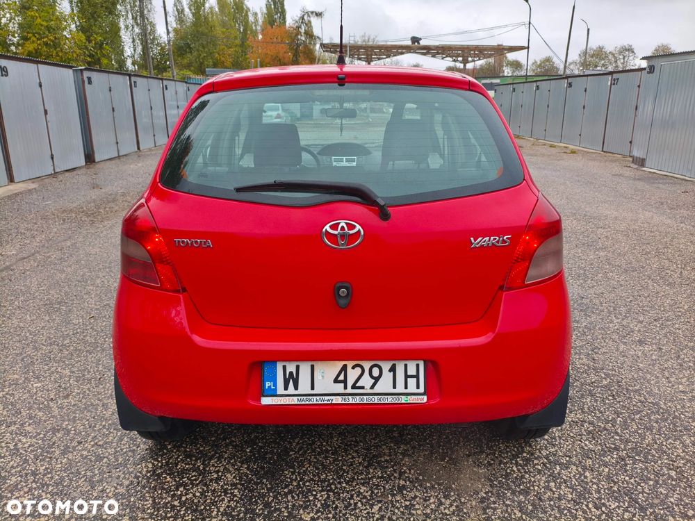Toyota Yaris 1.3 Luna A/C - 11