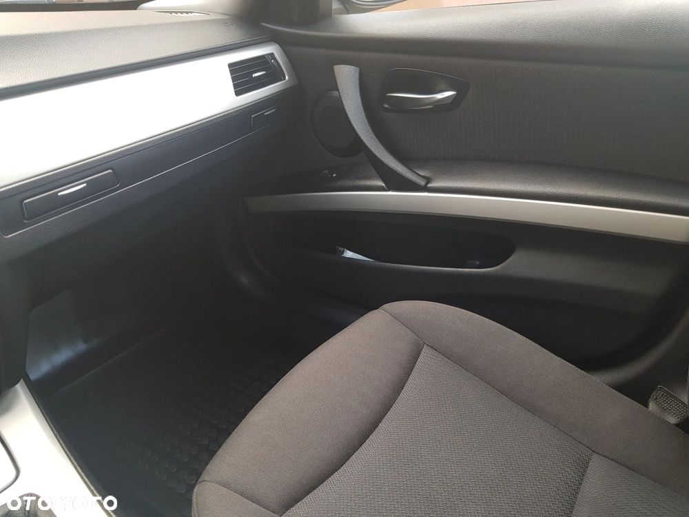 BMW Seria 3 - 17