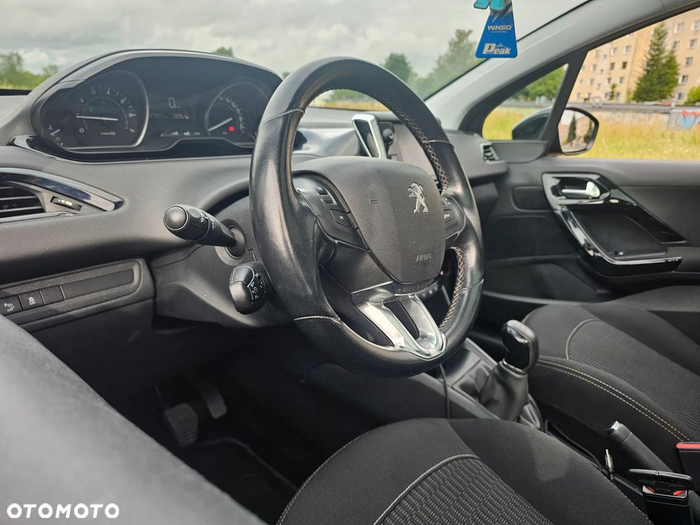Peugeot 208 PureTech 82 Urban Move - 21