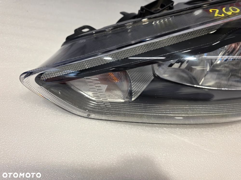 FORD FOCUS MK3 III LIFT 14- LEWA CIEMNA ZWYKŁA LAMPA LED , NR F1EB-13W030-GB , NR AUKCJI LPP260 - 2