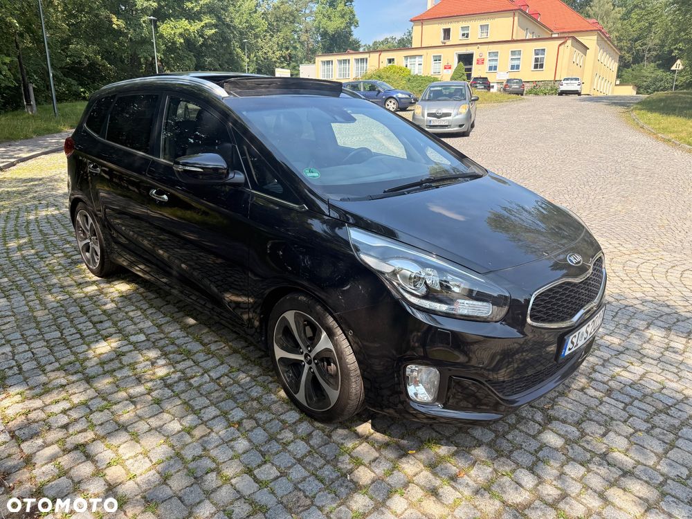 Kia Carens - 15