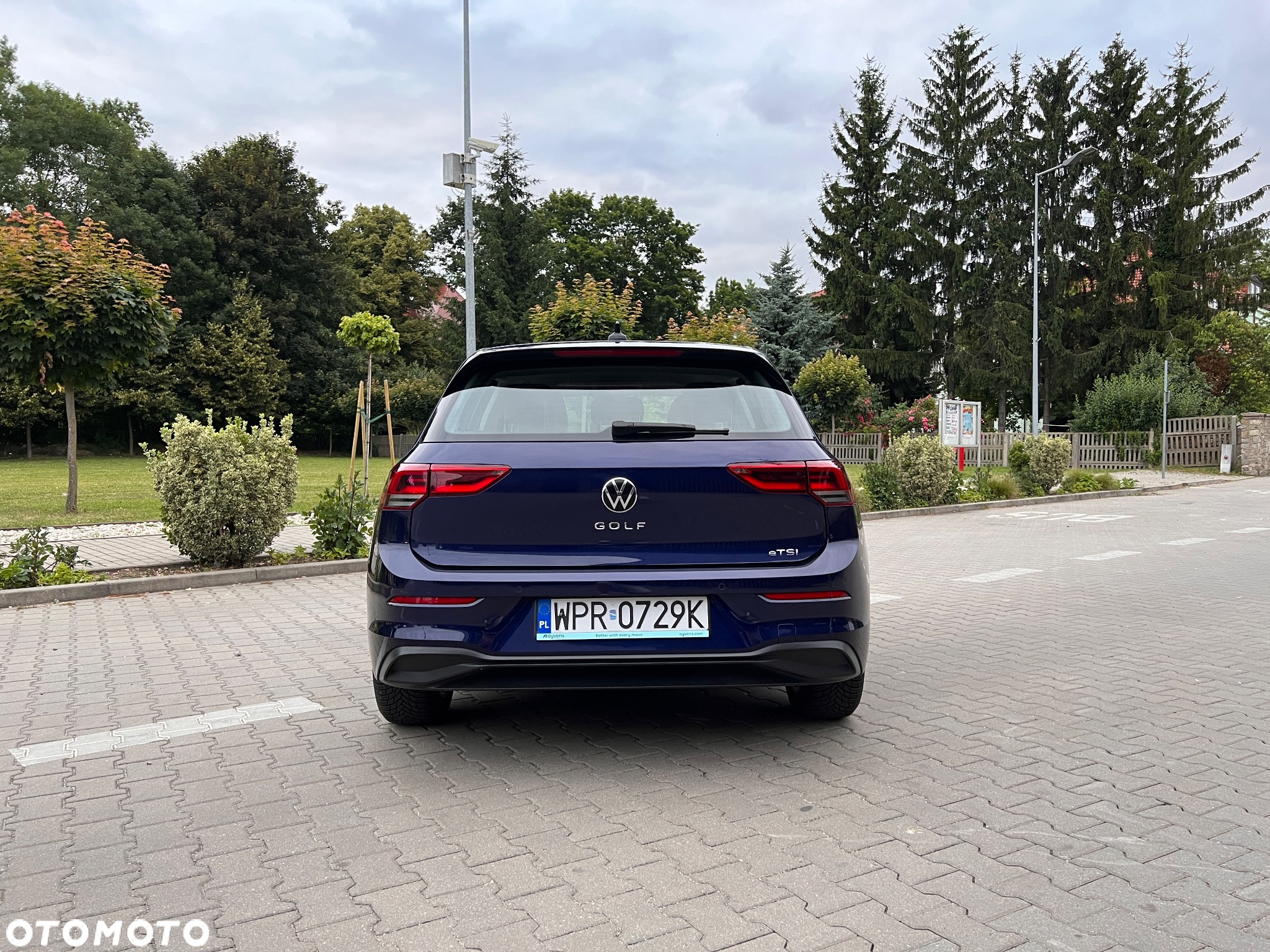 Volkswagen Golf - 6