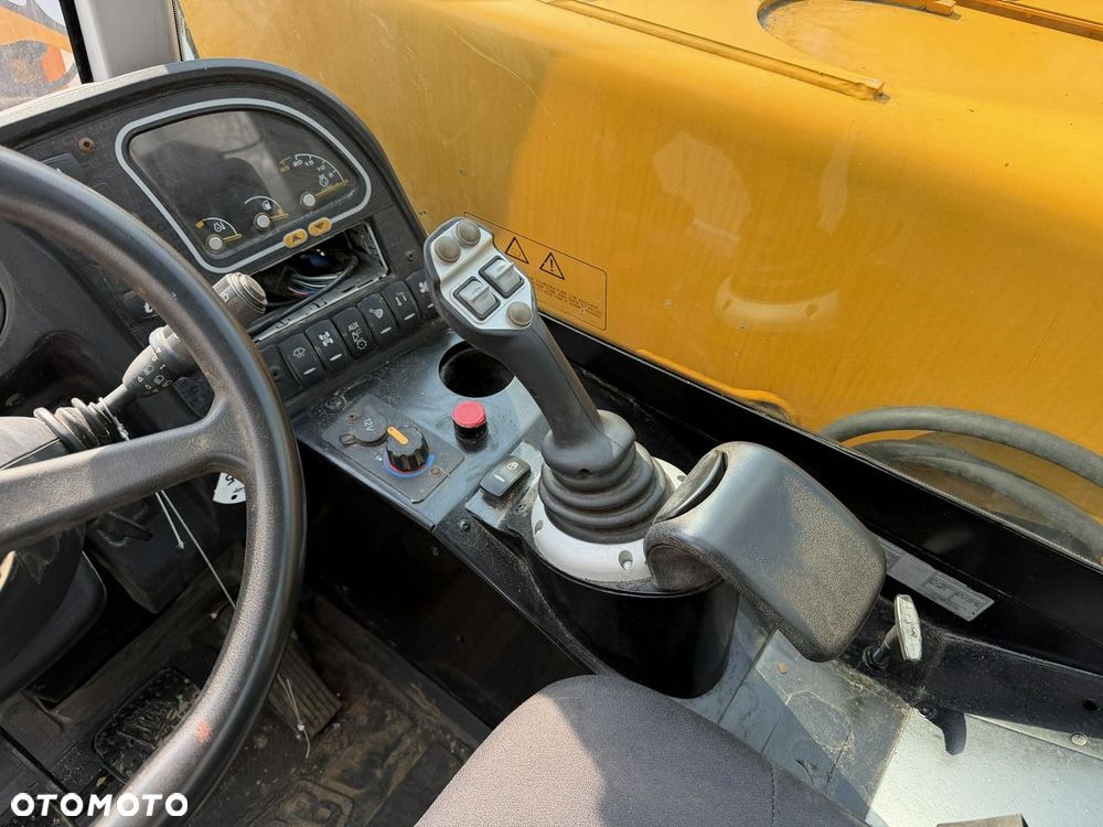 JCB 526-65 AGRI - 8