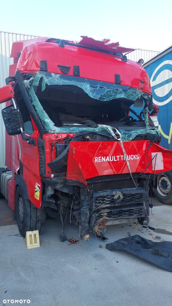 Renault T 480 EVO , uszkodzony po wypadku - 1