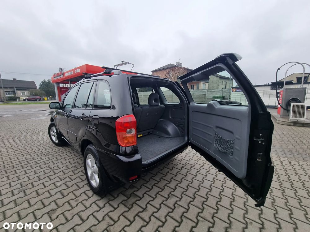 Toyota RAV4 2.0 VVT-i 4x4 - 10