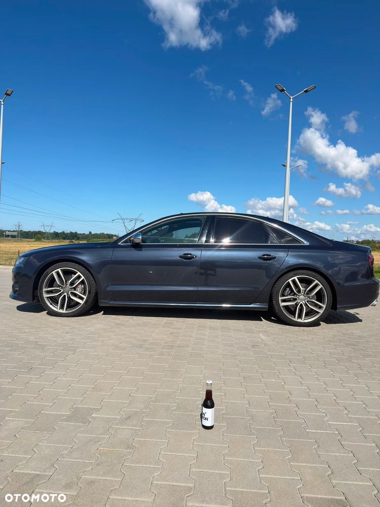 Audi S8 - 4