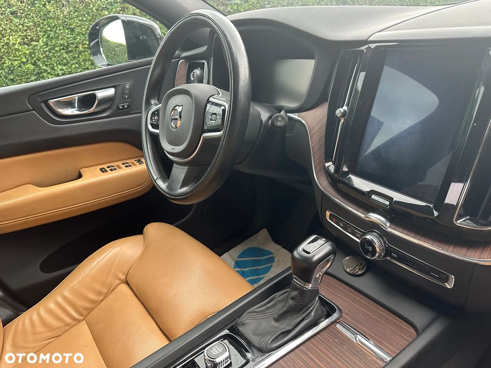 Volvo XC 60 D5 AWD Geartronic Inscription - 19