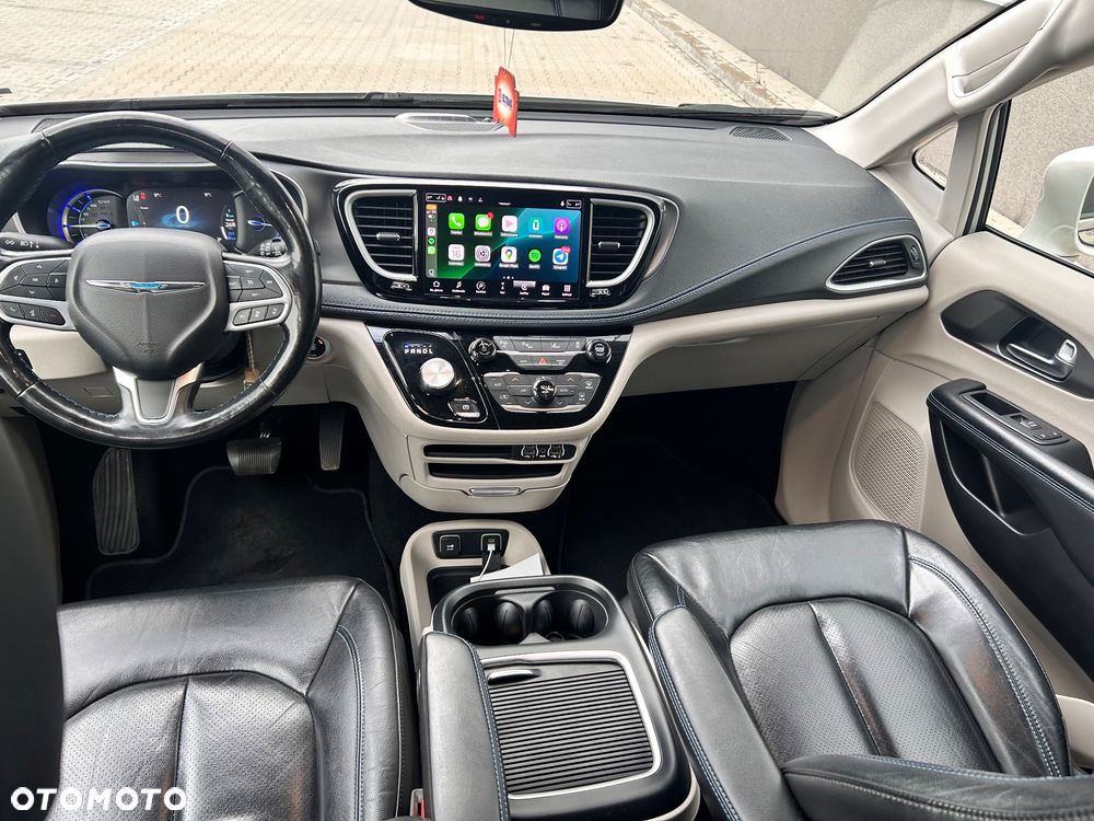 Chrysler Pacifica - 25