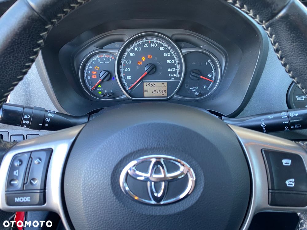 Toyota Yaris 1.0 VVT-i Comfort mit Design-Paket - 10