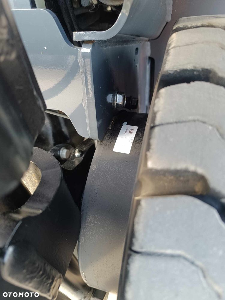 Toyota 8FG25 Kabina 2023 rok benzyna/gaz opony superelastyczne jak NOWY - 14