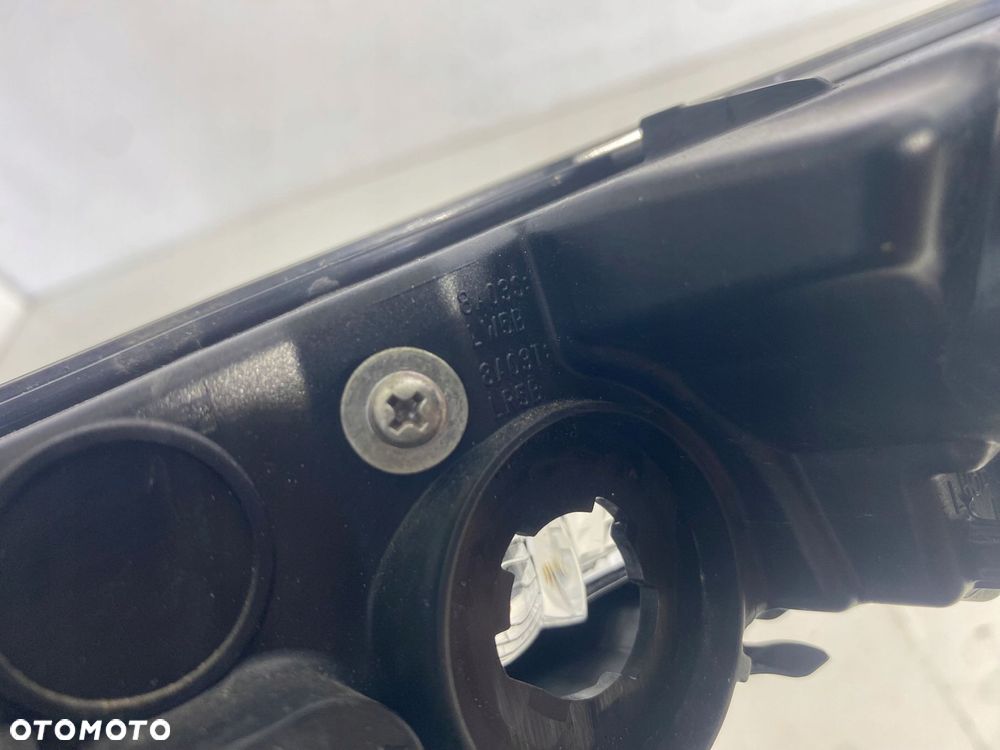 lampa lewy tył lewa tylnia w klape bagaznika toyota corolla e21 kombi eu - 10