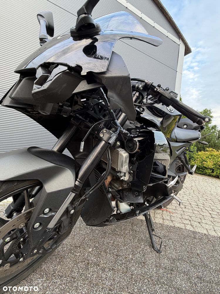 Yamaha YZF - 8
