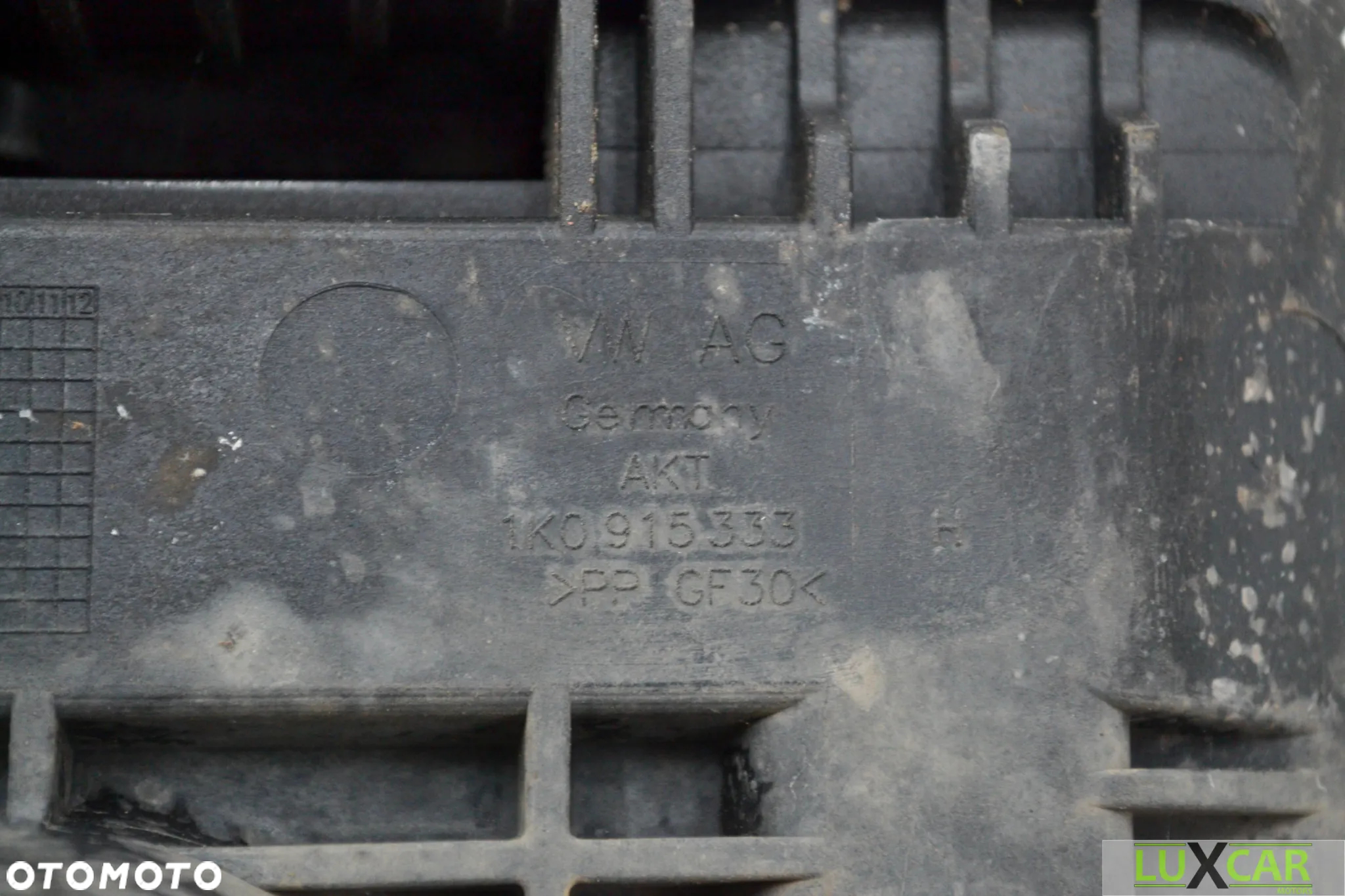 AUDI A3 8P 2.0 TDI OBUDOWA OSŁONA AKUMULATORA SKRZYNKA 3C0915335 GORLICE - 4