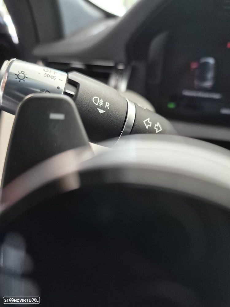 Land Rover Discovery Sport P300e R-Dynamic S - 41