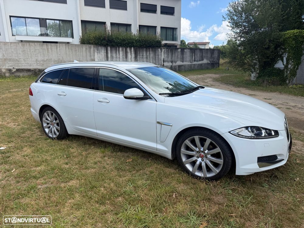 Jaguar XF Sportbrake 2.2 D Luxury - 5
