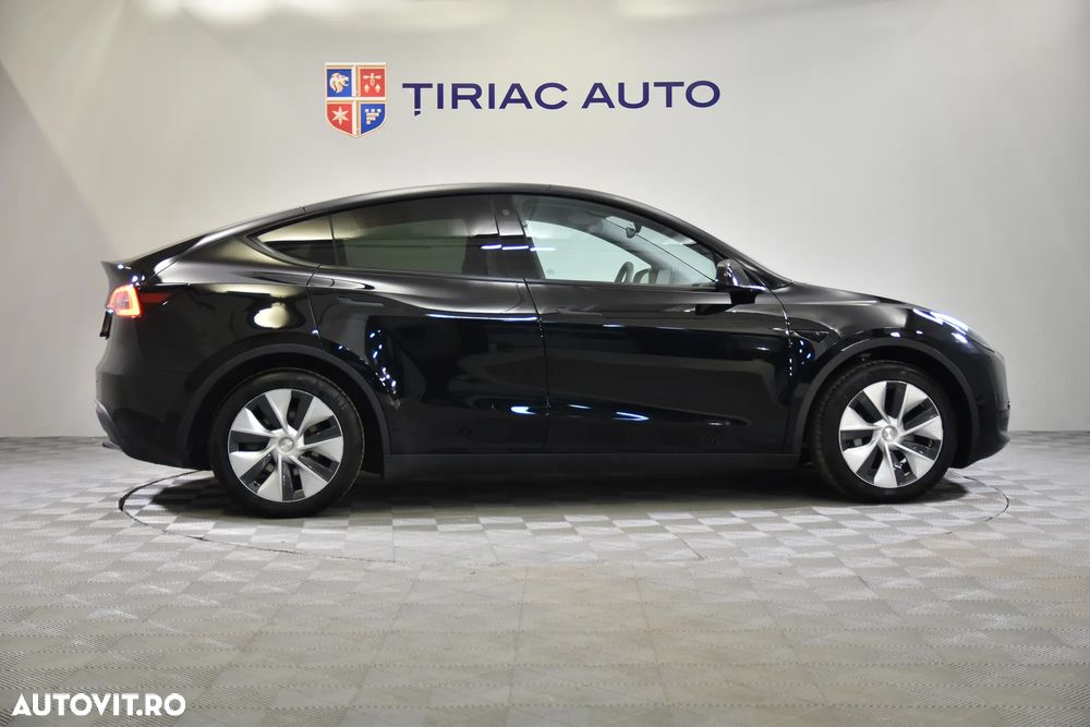 Tesla Model Y RWD - 6