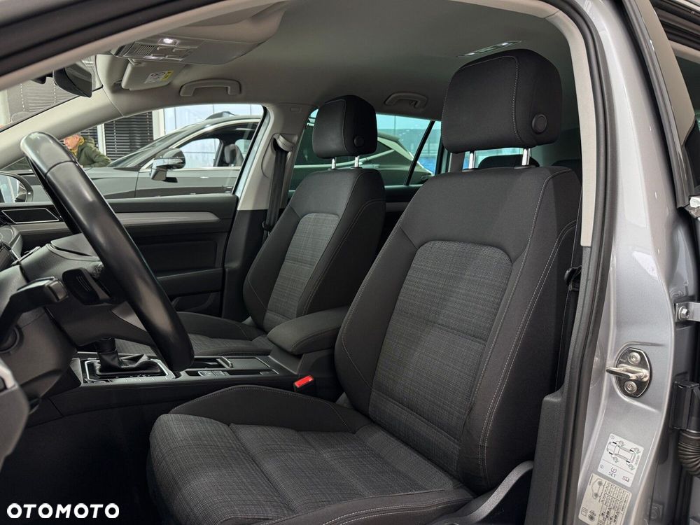Volkswagen Passat - 10